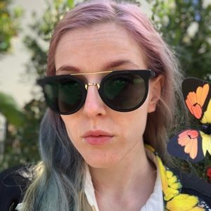 Meet your Posher, Laura